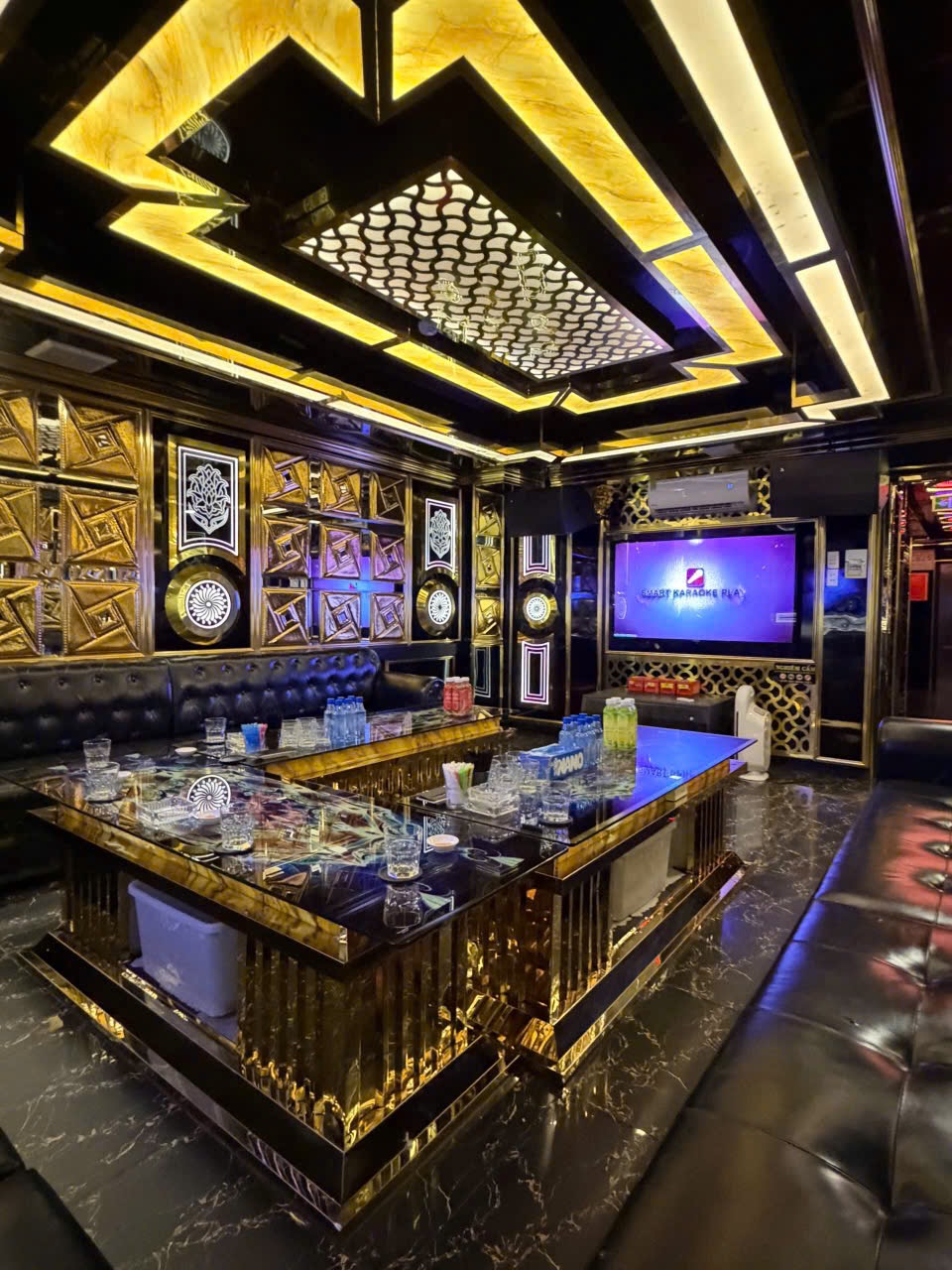 Luxury 21 room 01