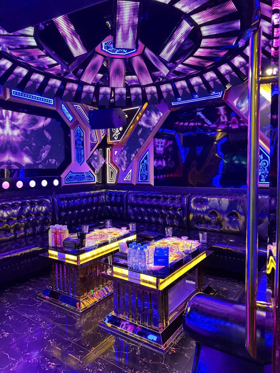 Luxury 21 room 03