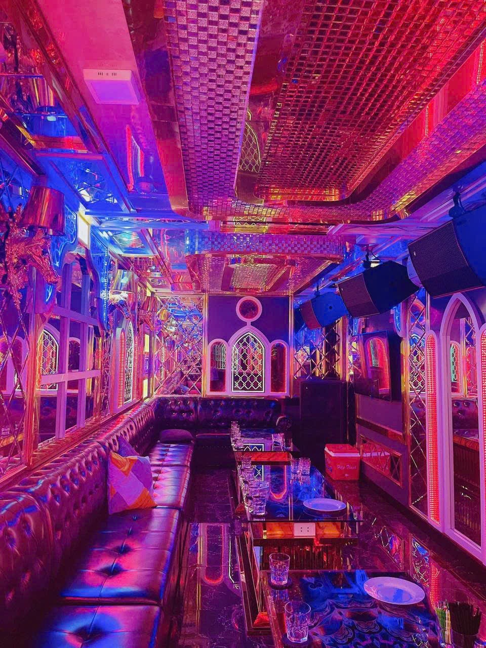 Luxury 21 room 04